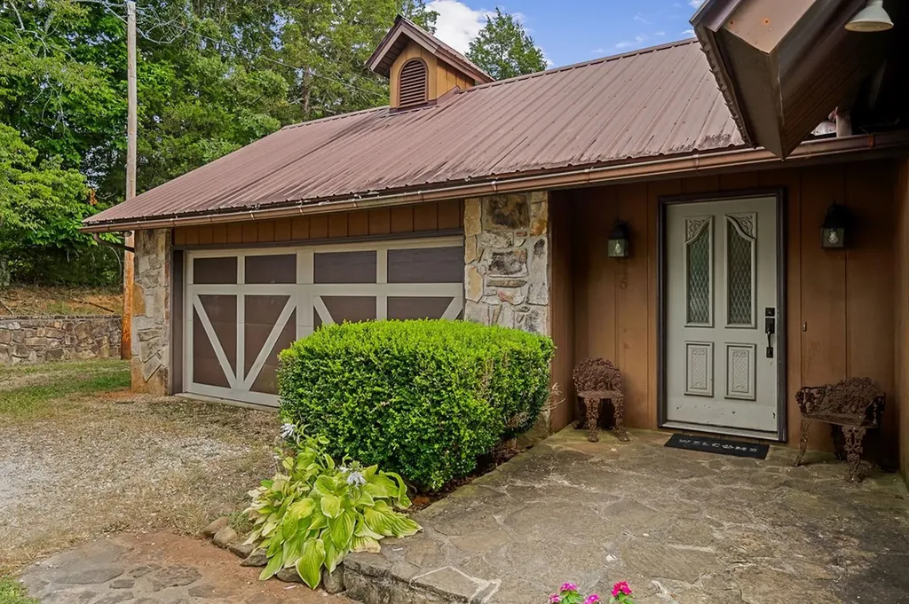 8445 Smithville Highway Sparta TN 38583