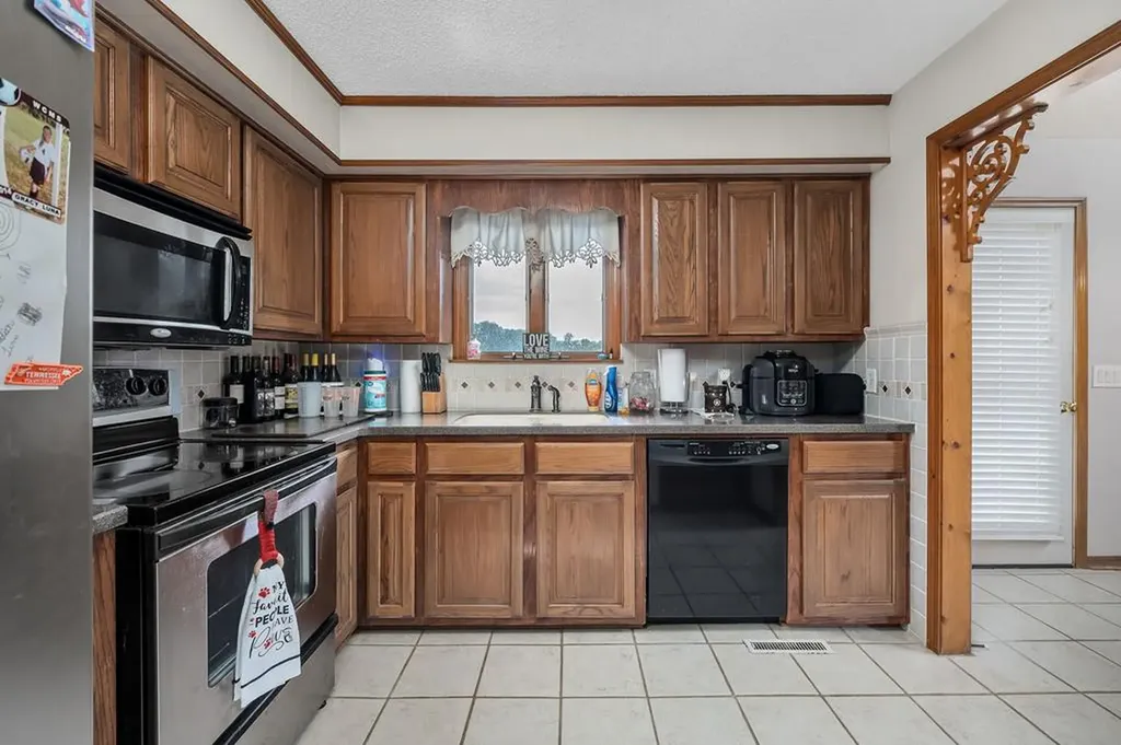 8445 Smithville Highway Sparta TN 38583