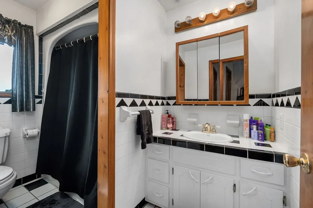 8445 Smithville Highway Sparta TN 38583