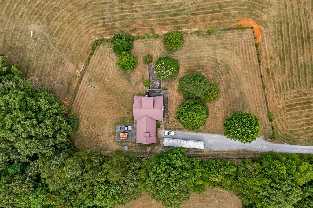 8445 Smithville Highway Sparta TN 38583