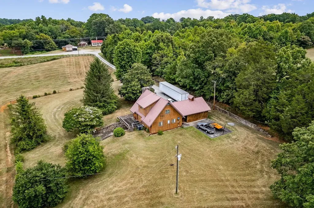 8445 Smithville Highway Sparta TN 38583