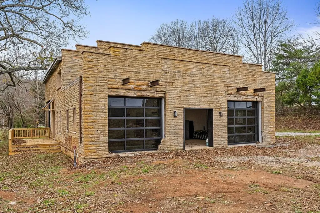 206 Pat Carr Lane Alpine TN 38543