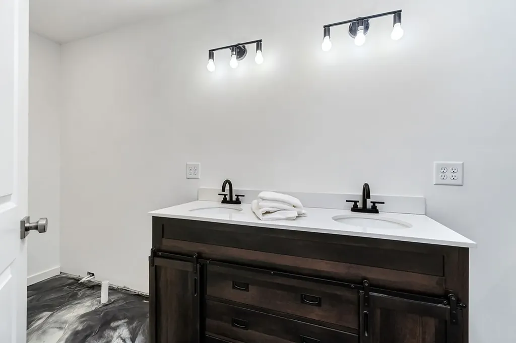 206 Pat Carr Lane Alpine TN 38543