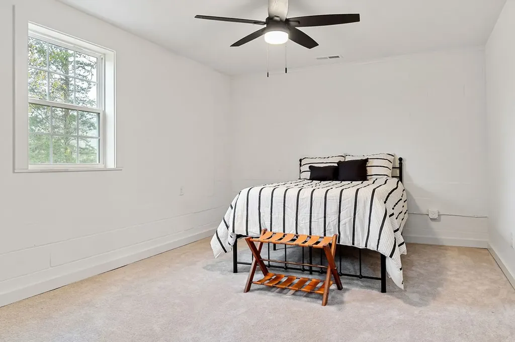 206 Pat Carr Lane Alpine TN 38543