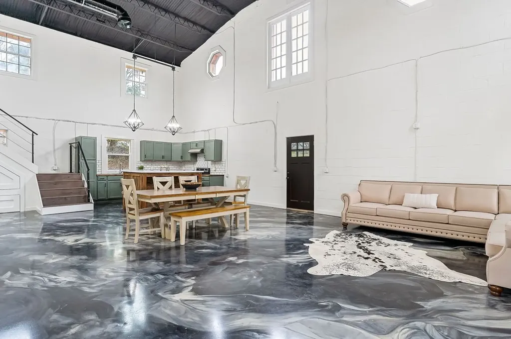 206 Pat Carr Lane Alpine TN 38543