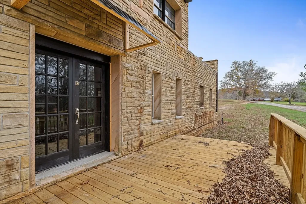 206 Pat Carr Lane Alpine TN 38543