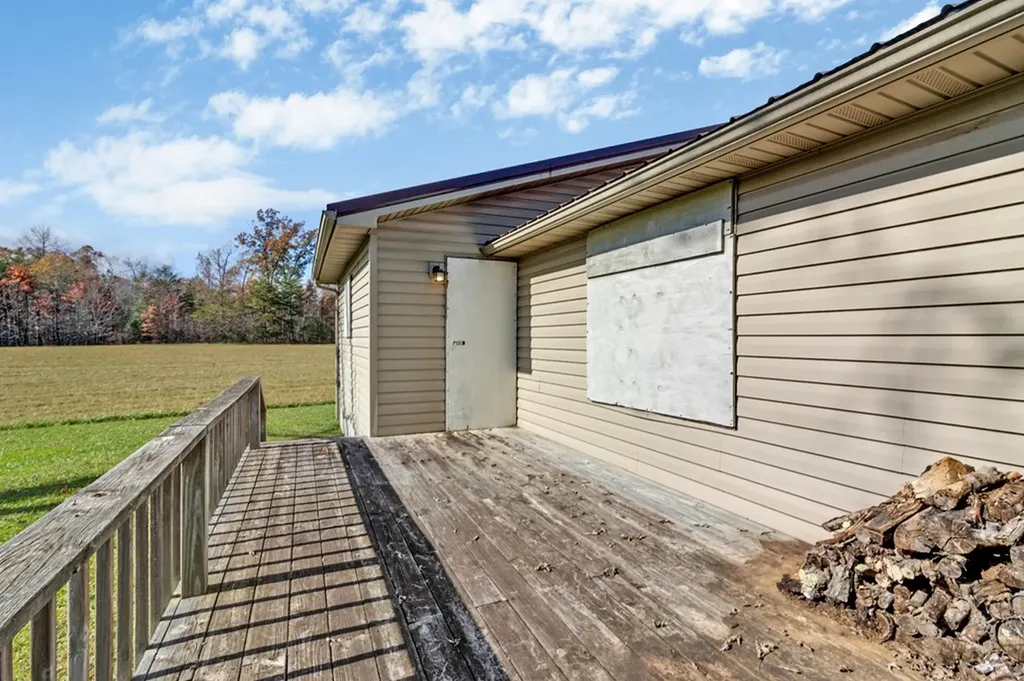 10612 Newton Road Crossville TN 38572