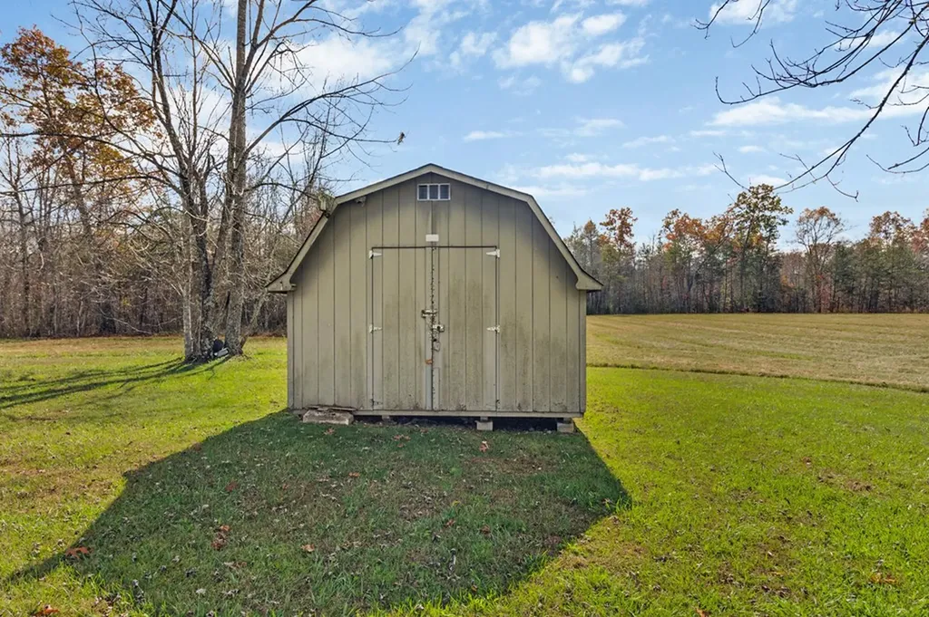 10612 Newton Road Crossville TN 38572