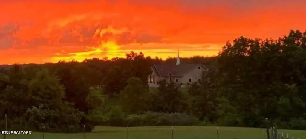 5163 Peavine Road Crossville TN 38571