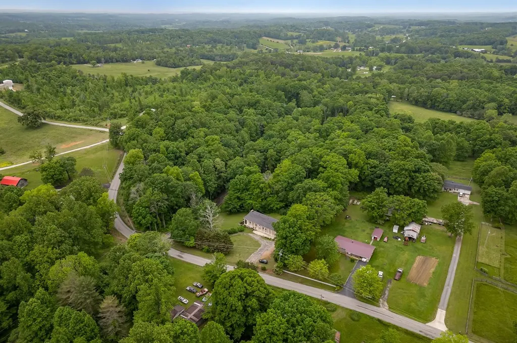 434 Windle Community Road Livingston TN 38570