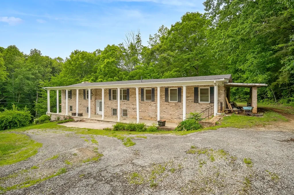 434 Windle Community Road Livingston TN 38570