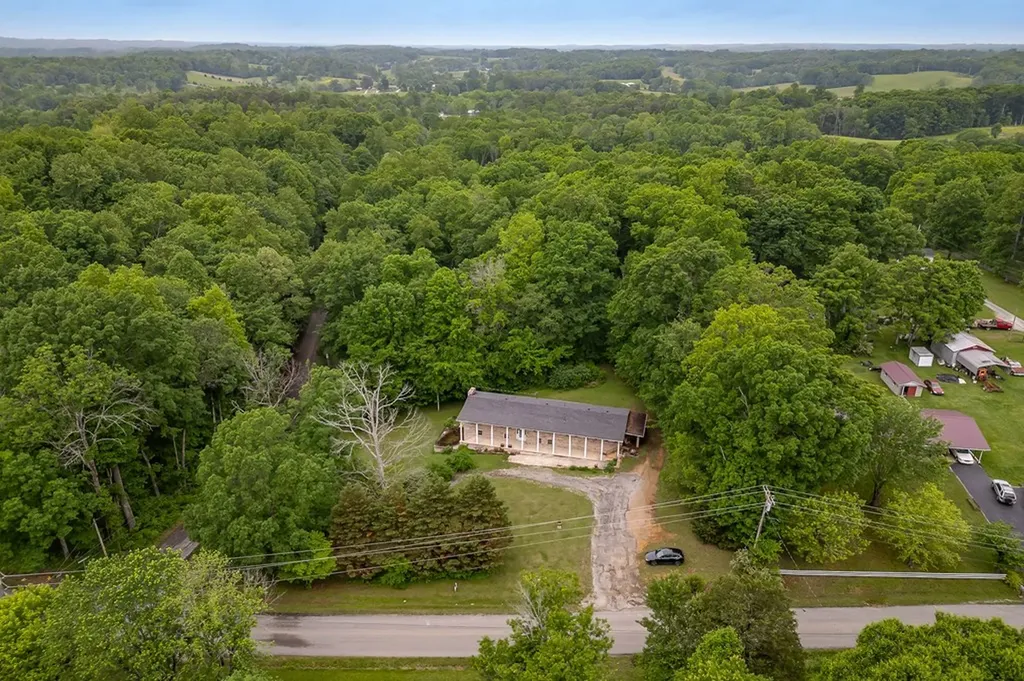 434 Windle Community Road Livingston TN 38570