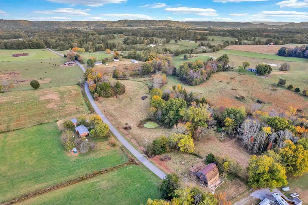 4200 #3 Will Thompson Road Walling TN 38587