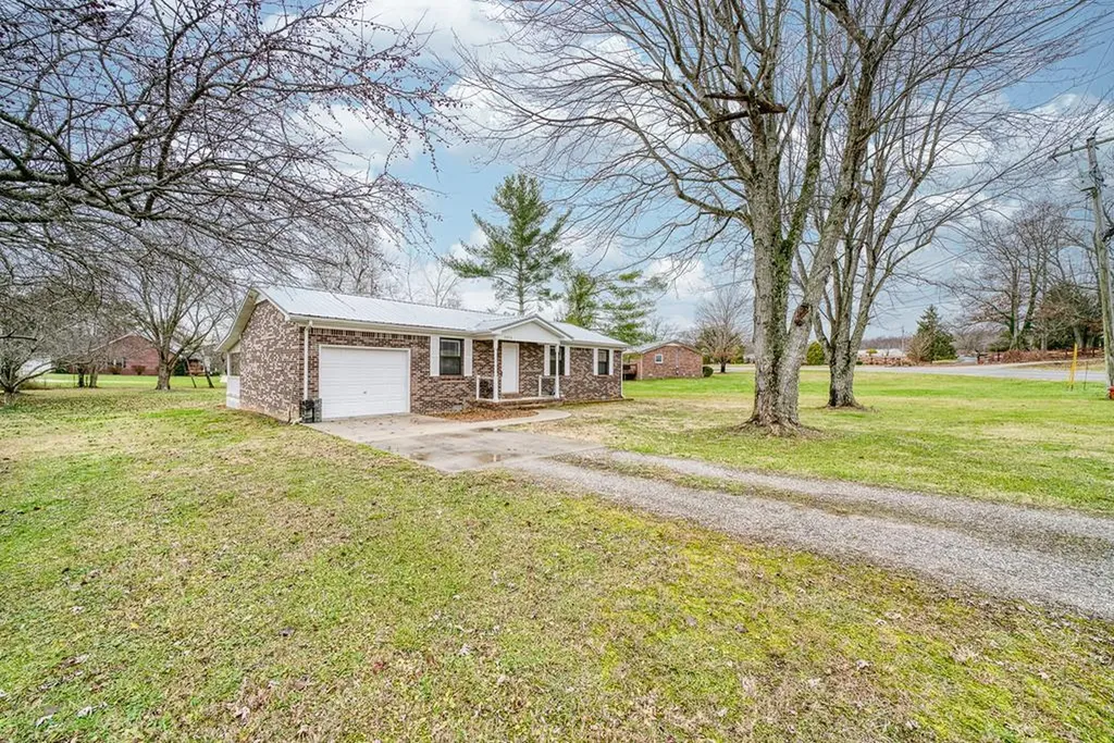 3056 Zeb Warren Road Cookeville TN 38506