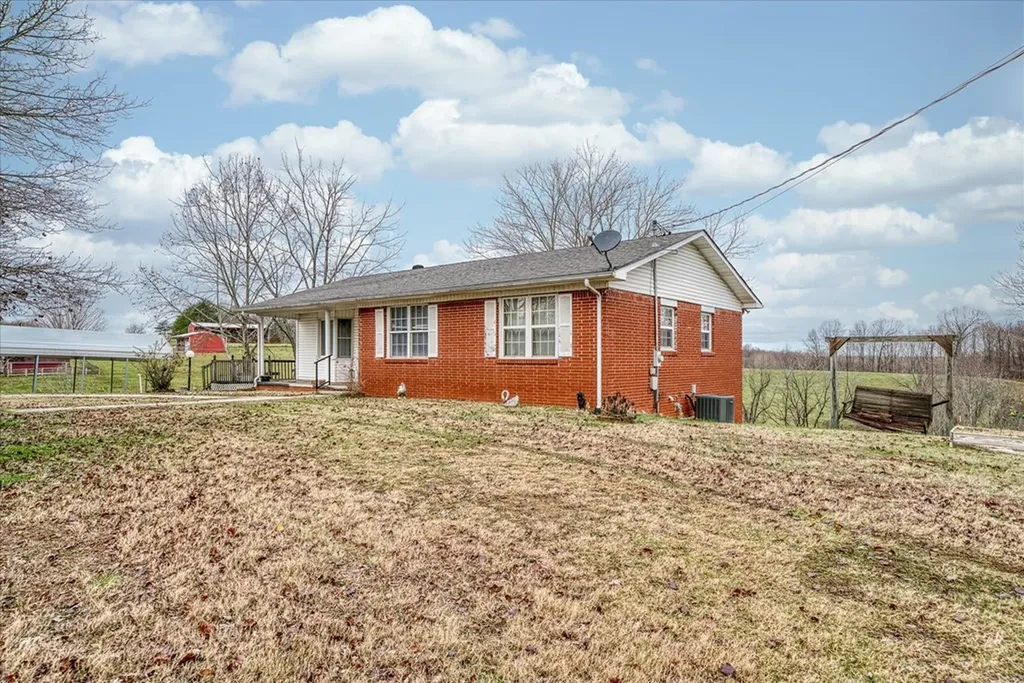 1395 Beason Road Byrdstown TN 38549