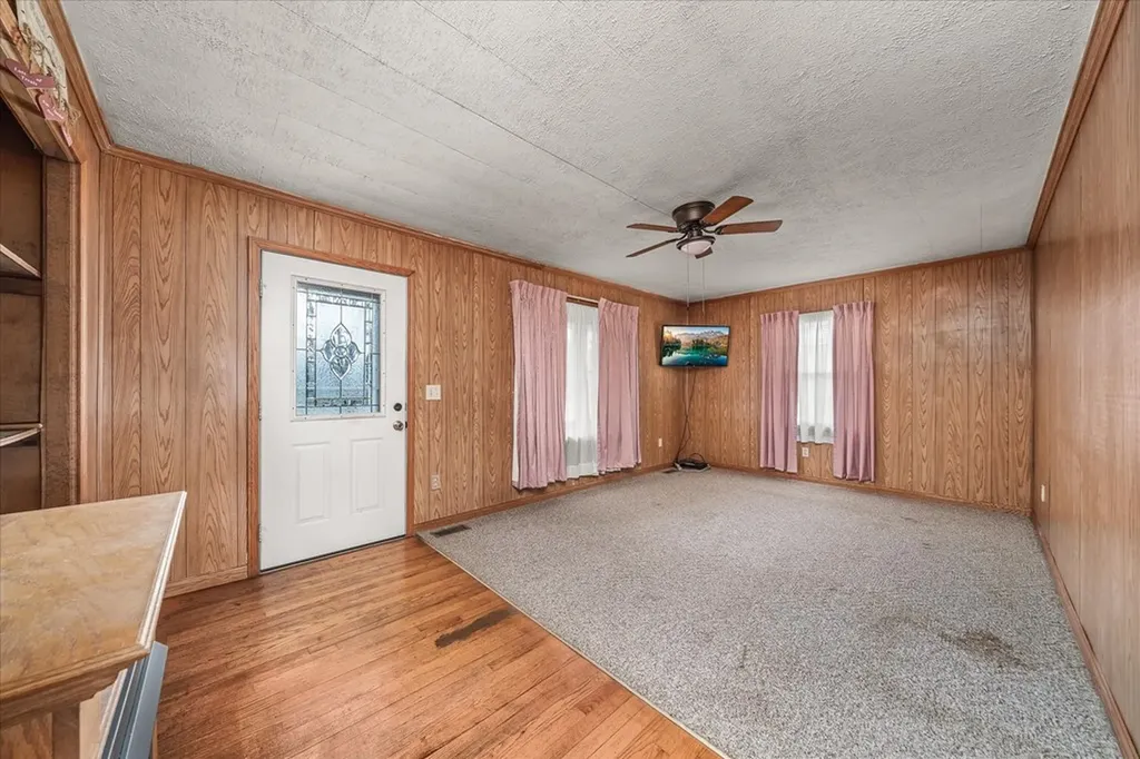 1395 Beason Road Byrdstown TN 38549