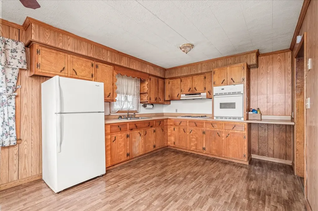 1395 Beason Road Byrdstown TN 38549