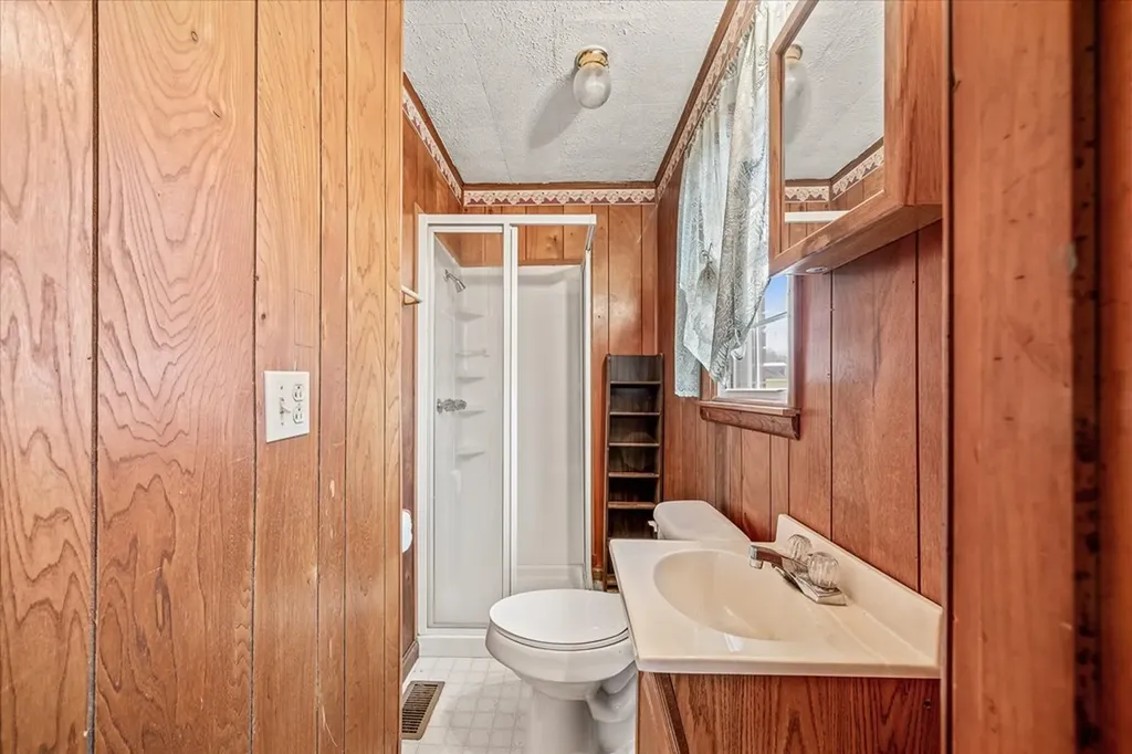 1395 Beason Road Byrdstown TN 38549