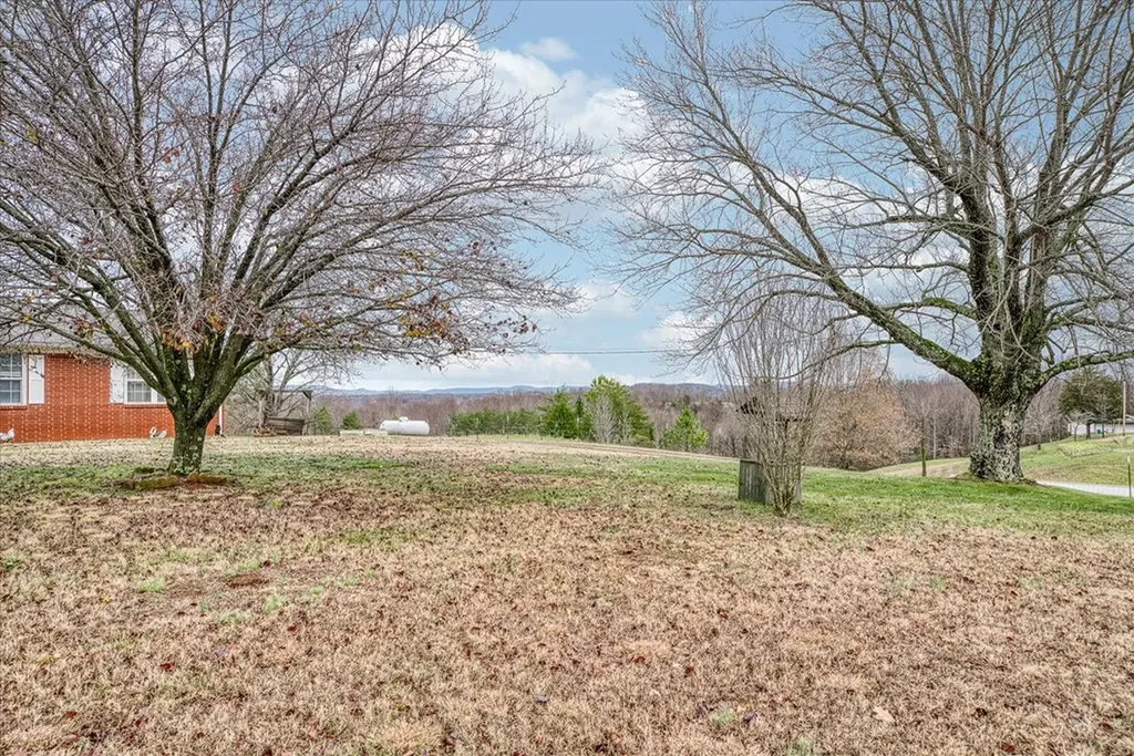 1395 Beason Road Byrdstown TN 38549