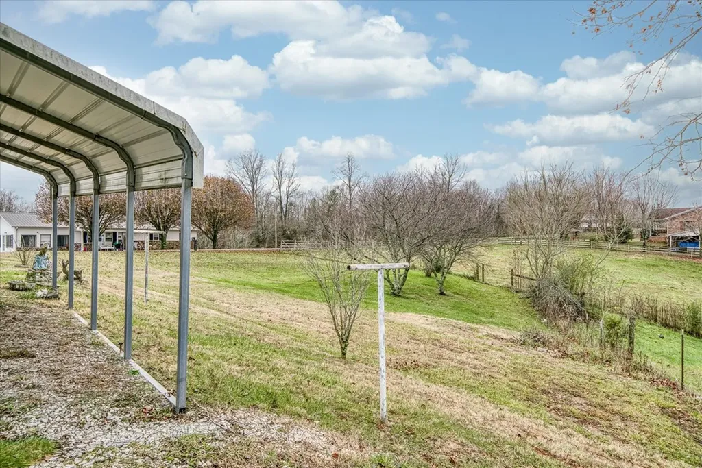 1395 Beason Road Byrdstown TN 38549