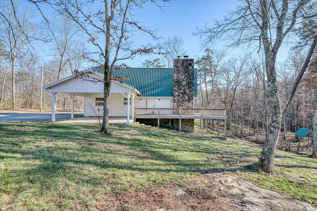 2286 Peavine Road Crossville TN 38571
