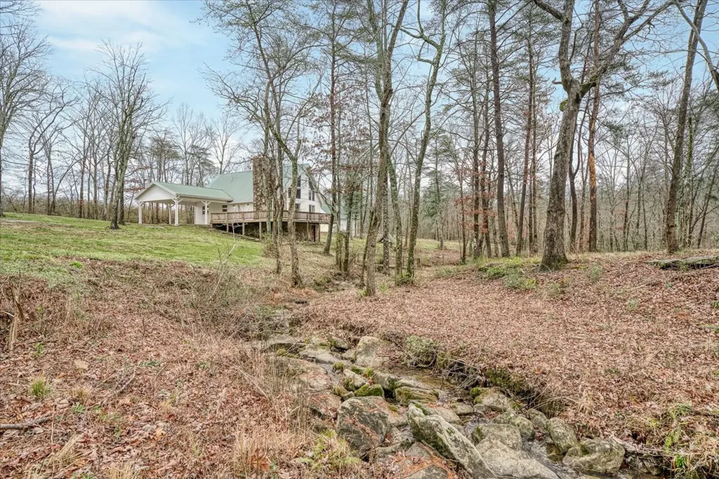 2286 Peavine Road Crossville TN 38571
