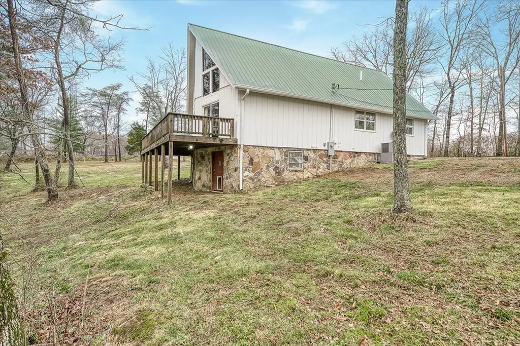 2286 Peavine Road Crossville TN 38571