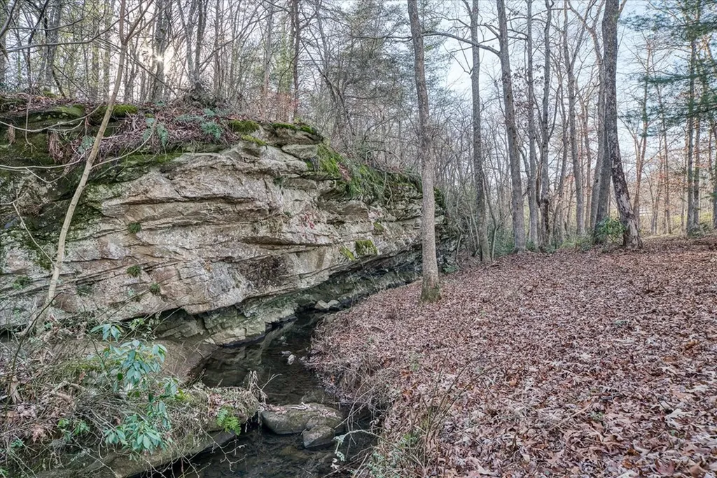 2286 Peavine Road Crossville TN 38571