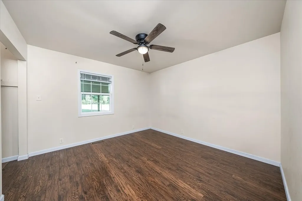 493 Crockett Lake Drive Crossville TN 38572