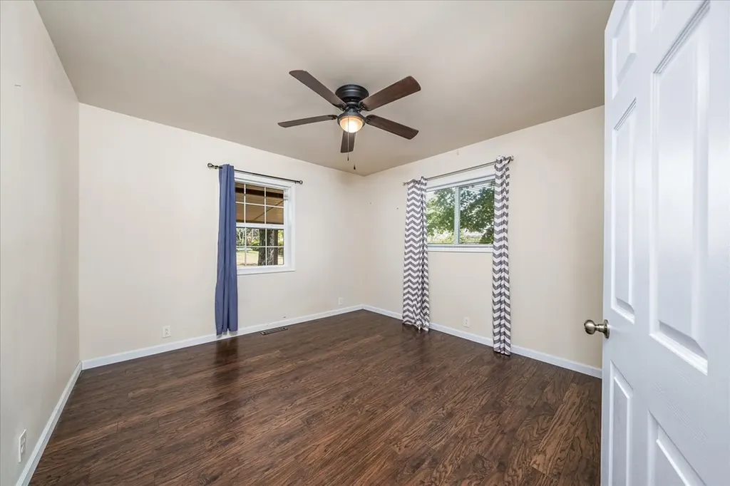 493 Crockett Lake Drive Crossville TN 38572