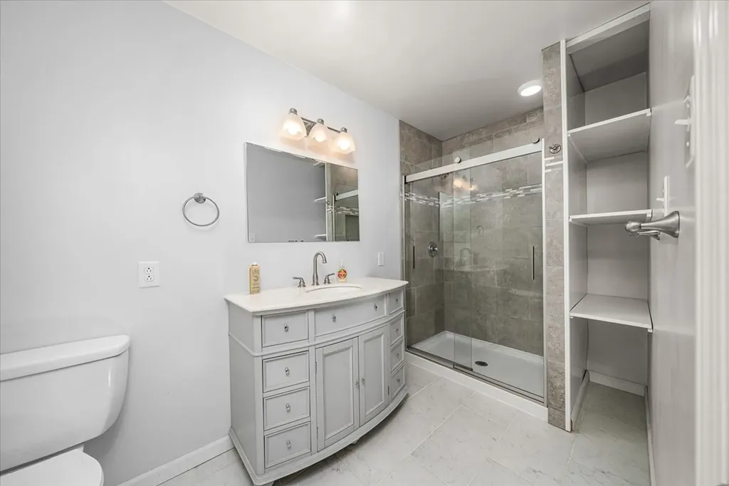 493 Crockett Lake Drive Crossville TN 38572