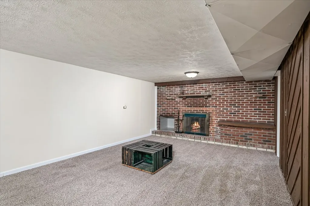 493 Crockett Lake Drive Crossville TN 38572