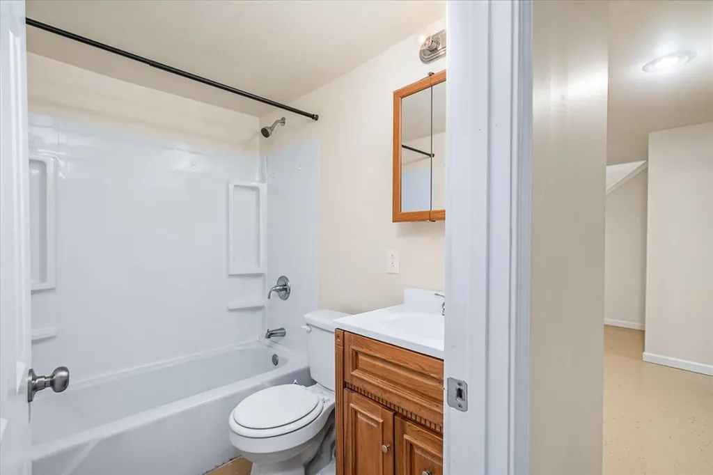 493 Crockett Lake Drive Crossville TN 38572