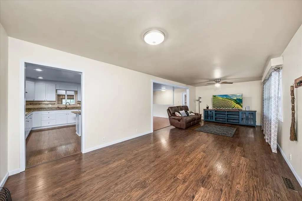 493 Crockett Lake Drive Crossville TN 38572