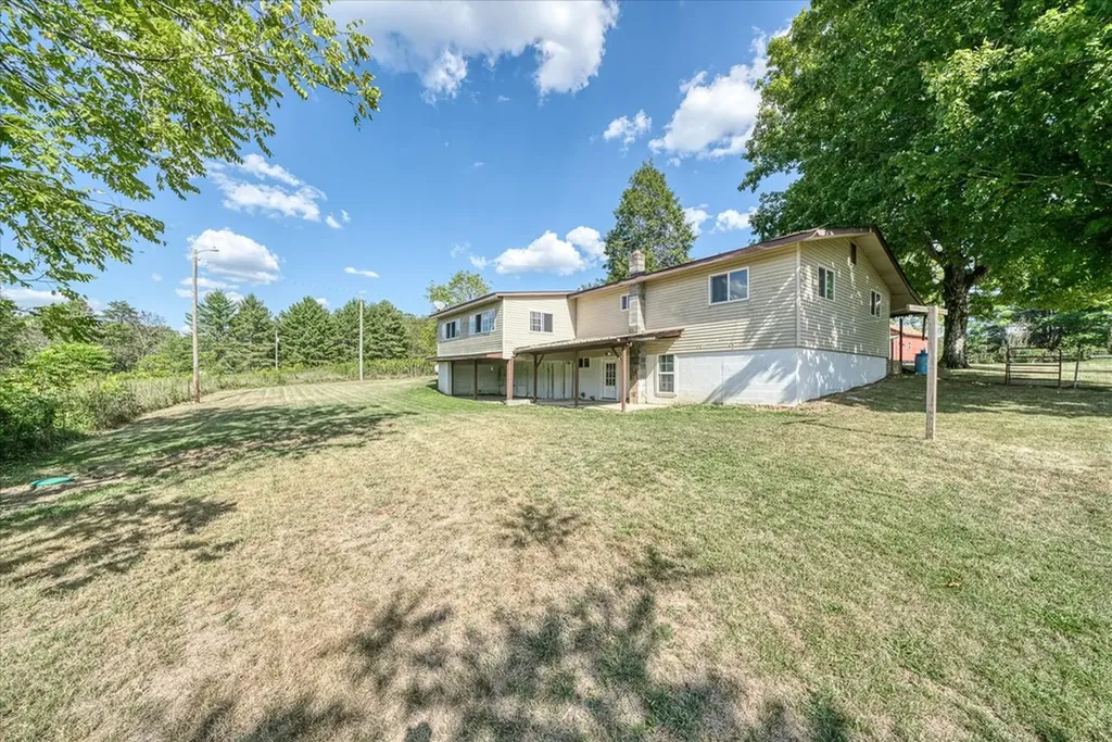 493 Crockett Lake Drive Crossville TN 38572