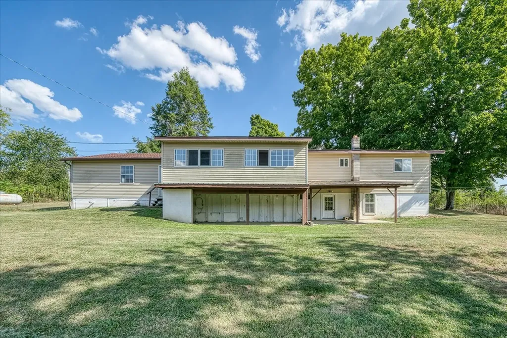 493 Crockett Lake Drive Crossville TN 38572