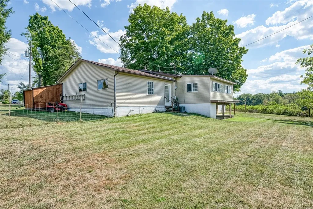 493 Crockett Lake Drive Crossville TN 38572