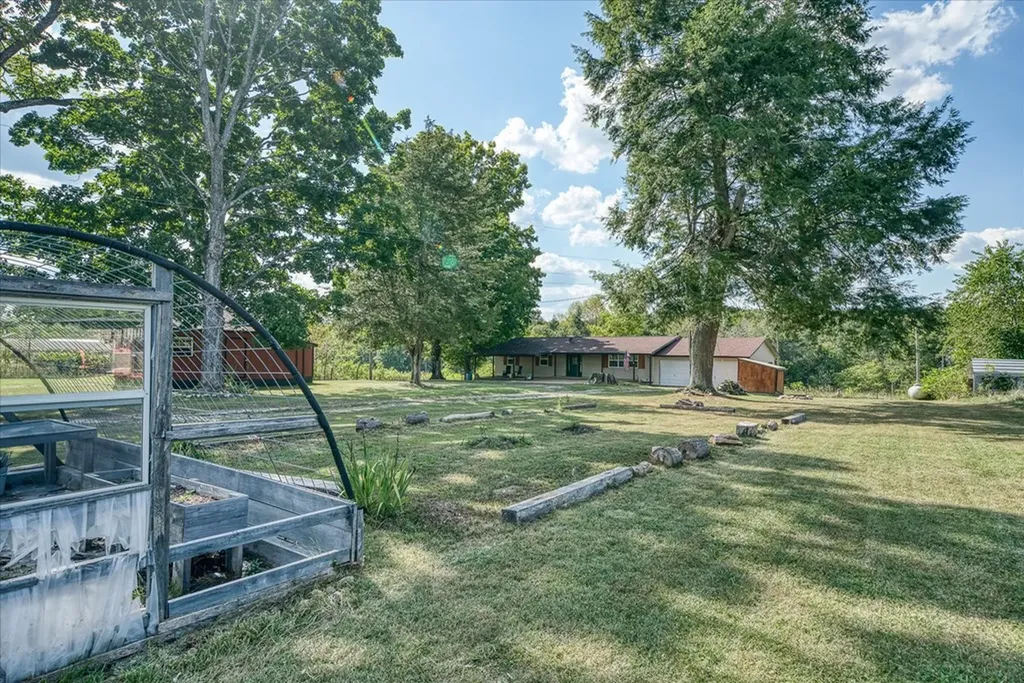 493 Crockett Lake Drive Crossville TN 38572