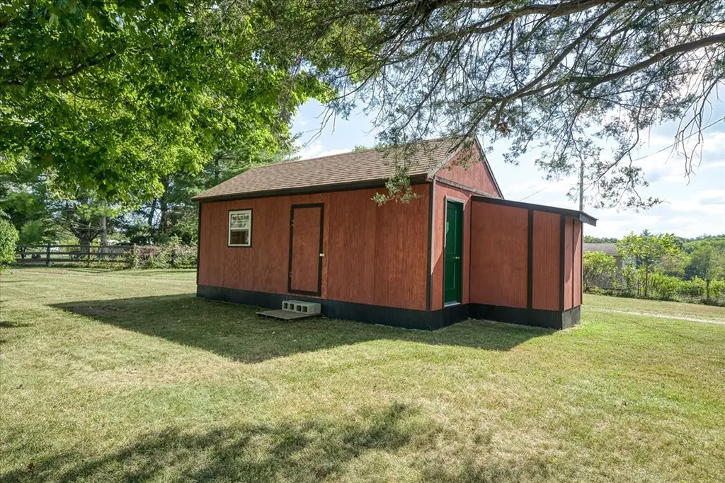 493 Crockett Lake Drive Crossville TN 38572