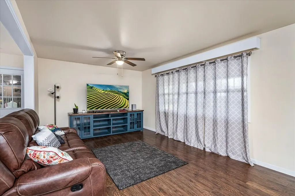 493 Crockett Lake Drive Crossville TN 38572