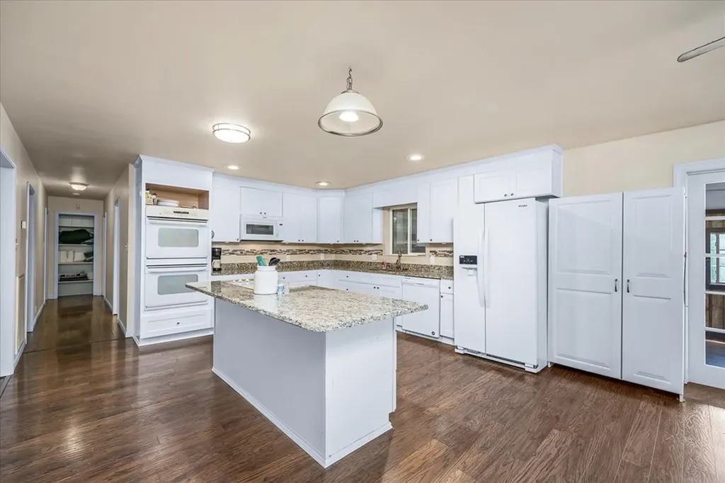 493 Crockett Lake Drive Crossville TN 38572