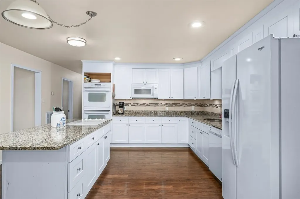 493 Crockett Lake Drive Crossville TN 38572