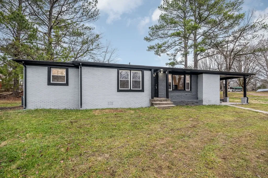 3115 Sparta Highway Smithville TN 37166