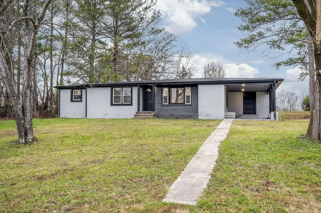 3115 Sparta Highway Smithville TN 37166