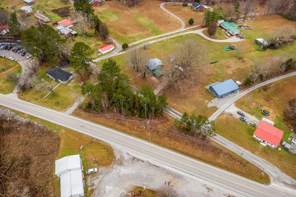 3115 Sparta Highway Smithville TN 37166