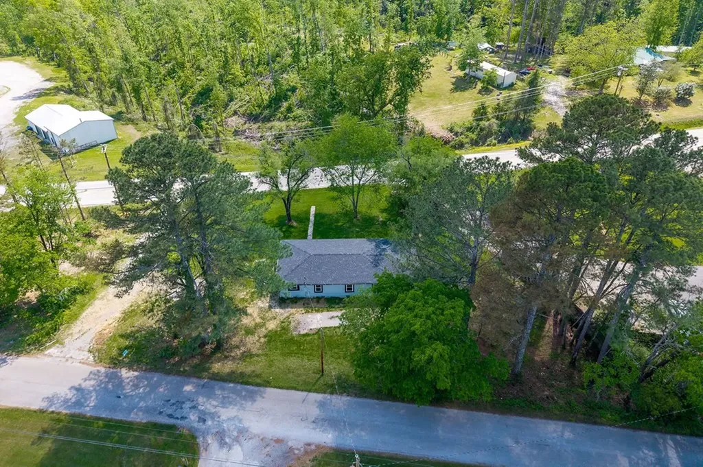 3115 Sparta Highway Smithville TN 37166