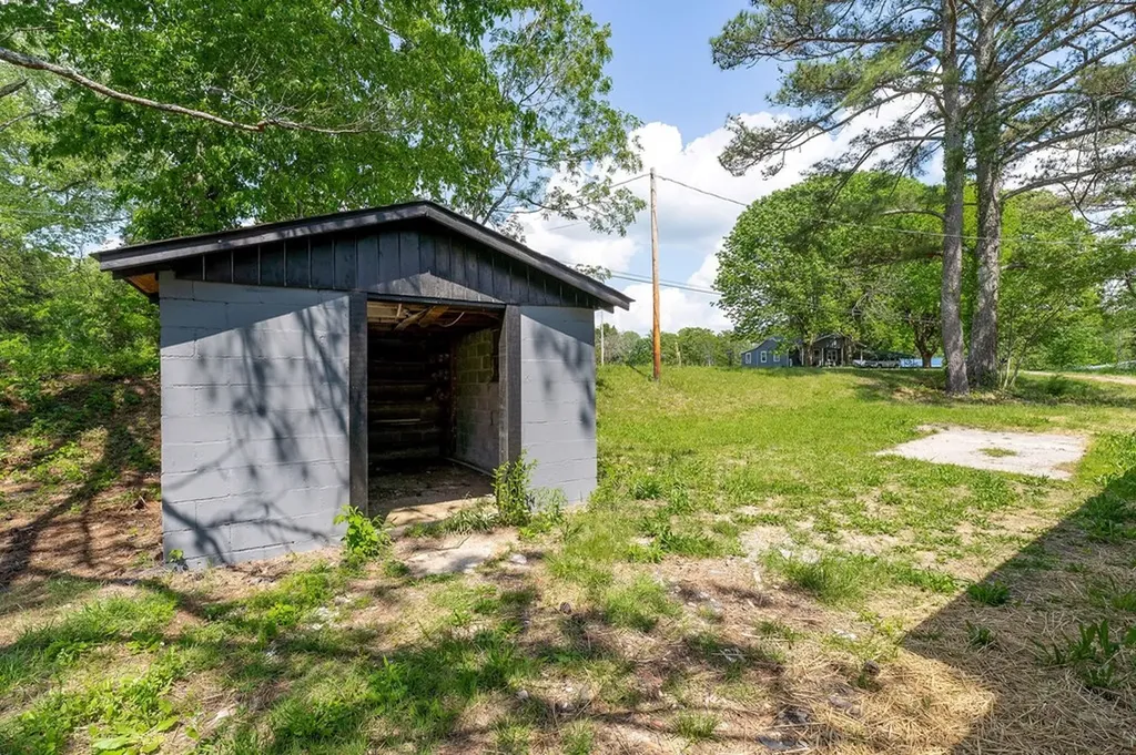 3115 Sparta Highway Smithville TN 37166