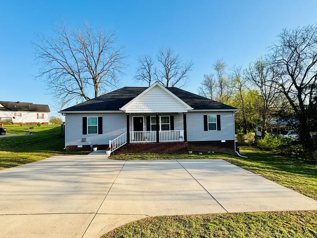 534 E Main Street Hartsville TN 37074