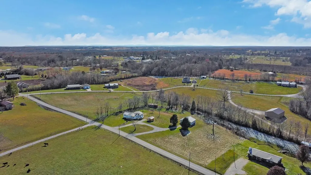 1065 Old Grimsley Road Grimsley TN 38556