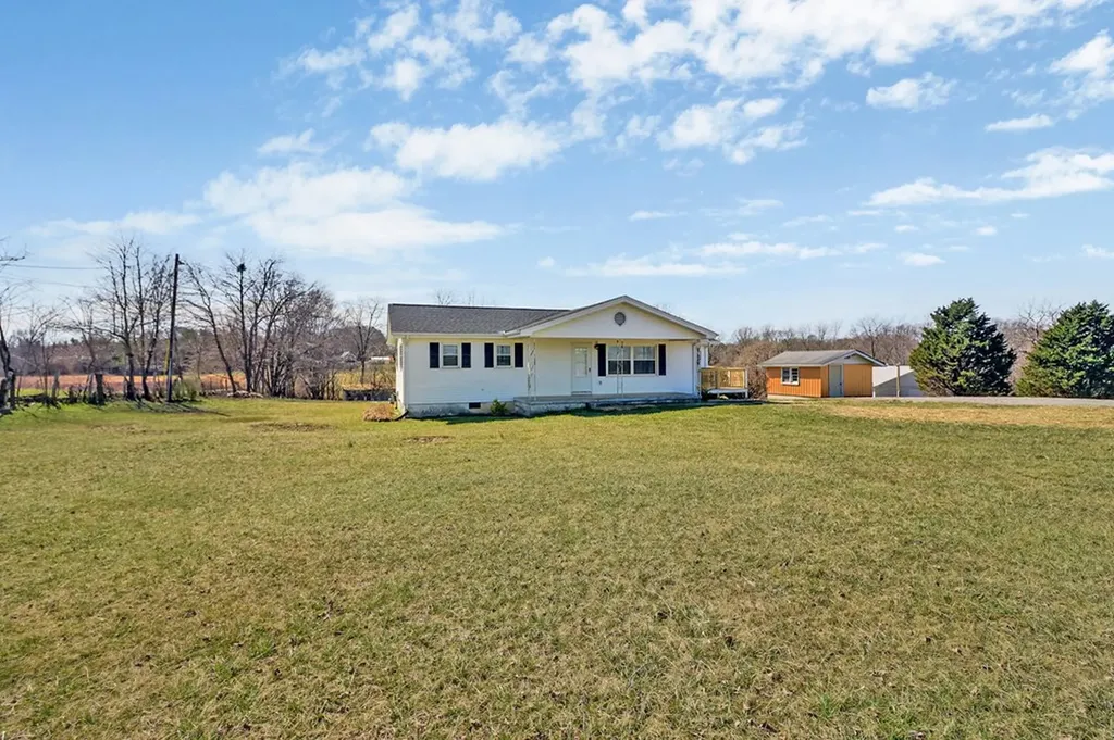 1065 Old Grimsley Road Grimsley TN 38556